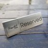 GIA CÔNG BẢNG TÊN ĐẶT BÀN RESERVED INOX
