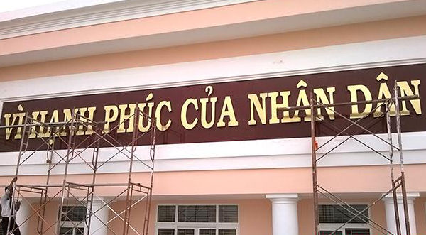 Gia công chữ inox mạ đồng có những đặc điểm gì